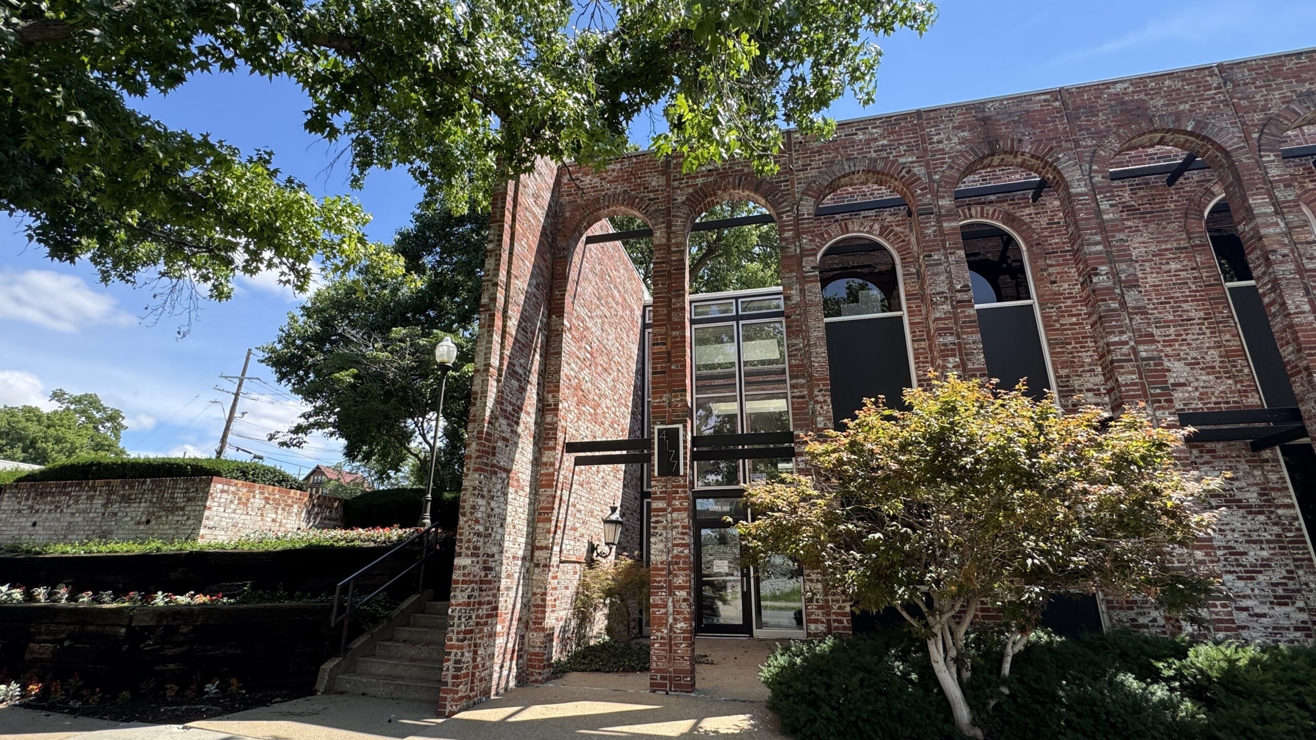 Empowered Recovery Kansas City building front entrance